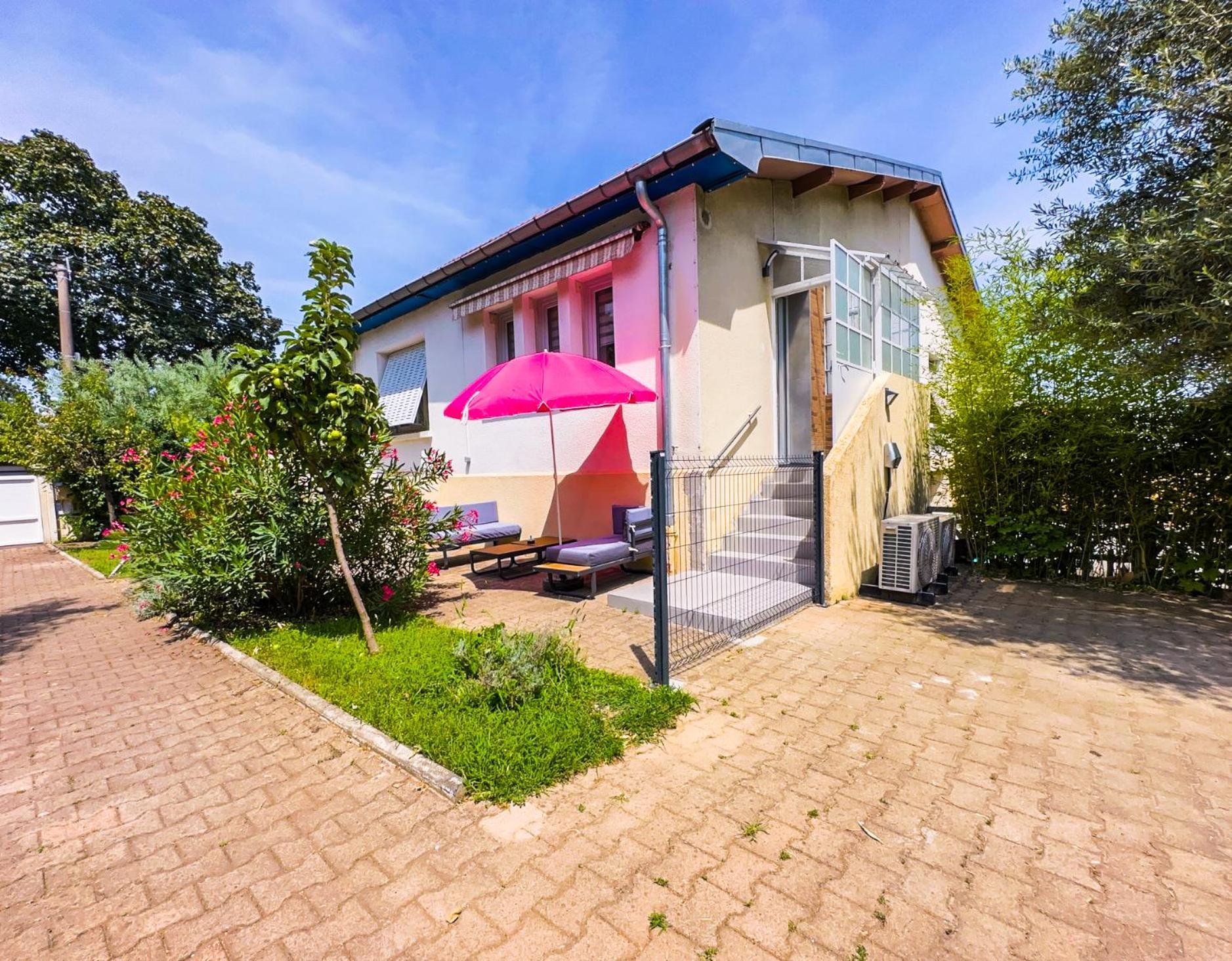 Serenity Suite Venissieux Ngoại thất bức ảnh