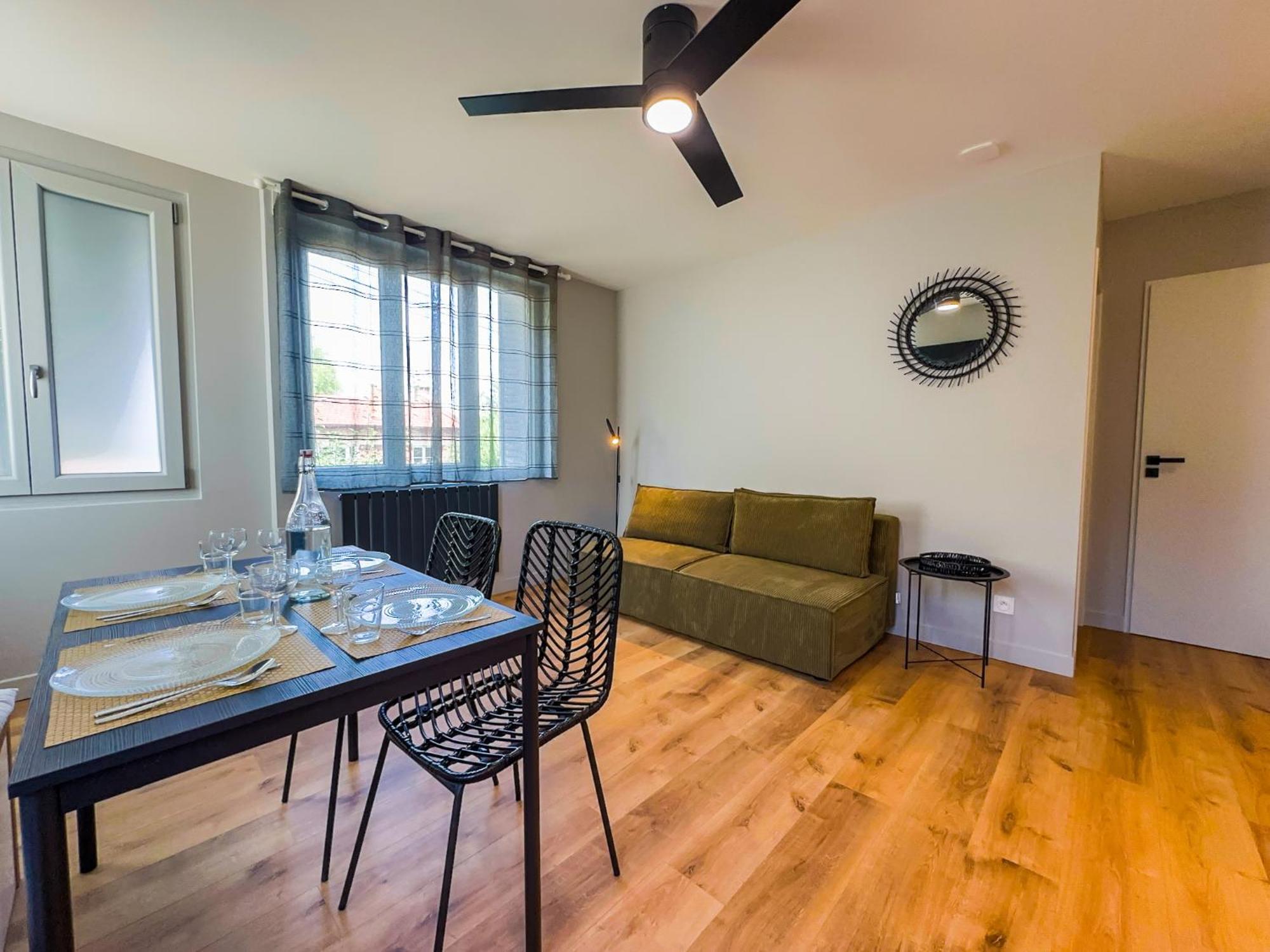 Serenity Suite Venissieux Ngoại thất bức ảnh